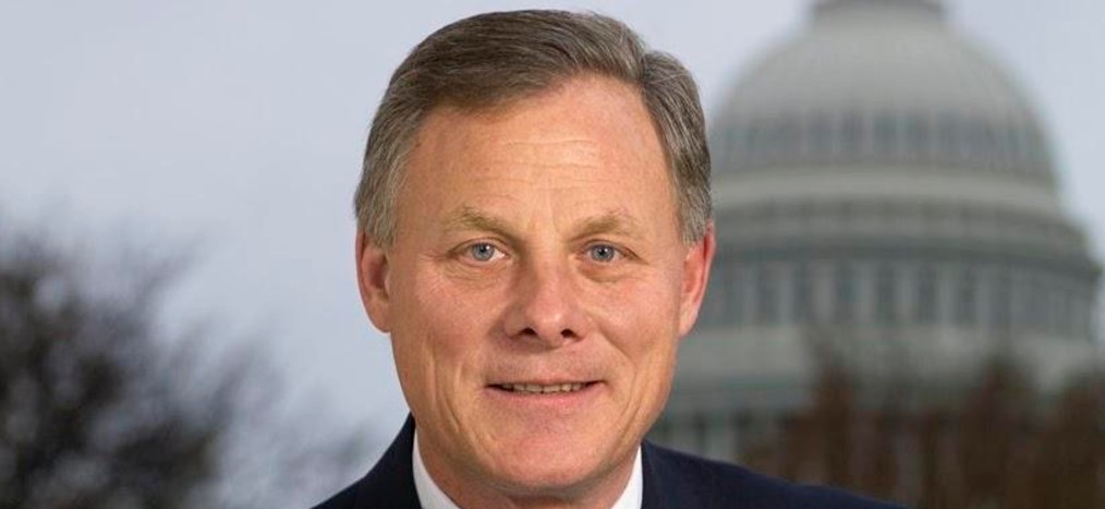 Senadores de EU con datos privilegiados sobre Covid-19, vendieron millonarias acciones previo a crisis financiera