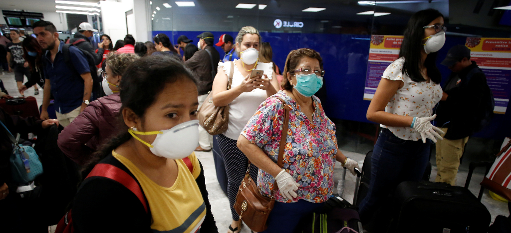 Sobreexposición a información sobre Covid-19, un riesgo para salud mental: experto