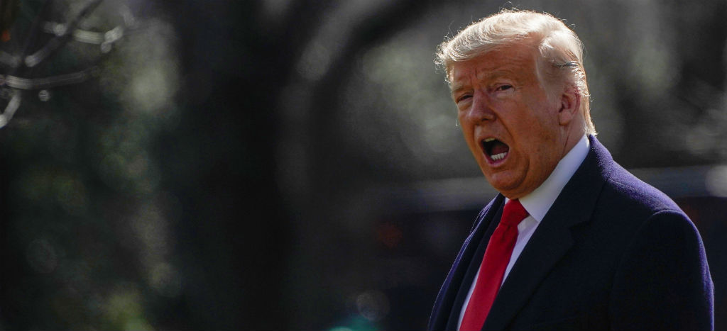 Trump acusa a demócratas de ‘sembrar miedo’ tras muerte de 2 personas más en EU por Covid-19; ya son 6 fallecidos