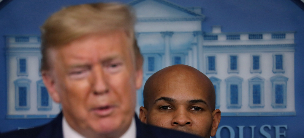 Trump dice que el coronavirus terminará en julio o agosto