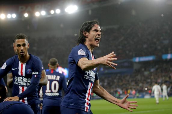 Edinson Cavani, celebrando un gol contra el Burdeos (AP Photo/Christophe Ena)