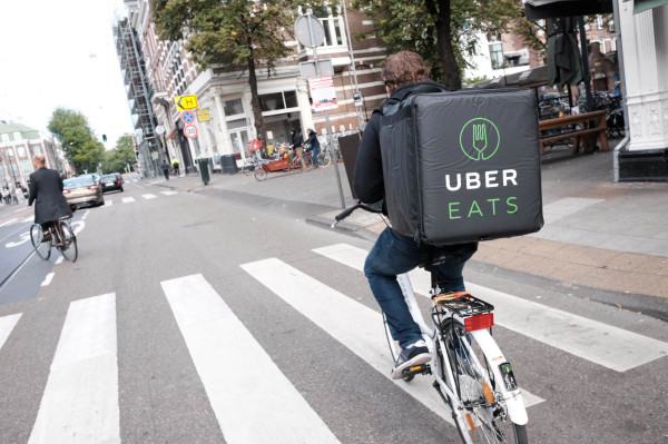 Uber Eats UK renuncia a las tarifas durante la crisis del coronavirus