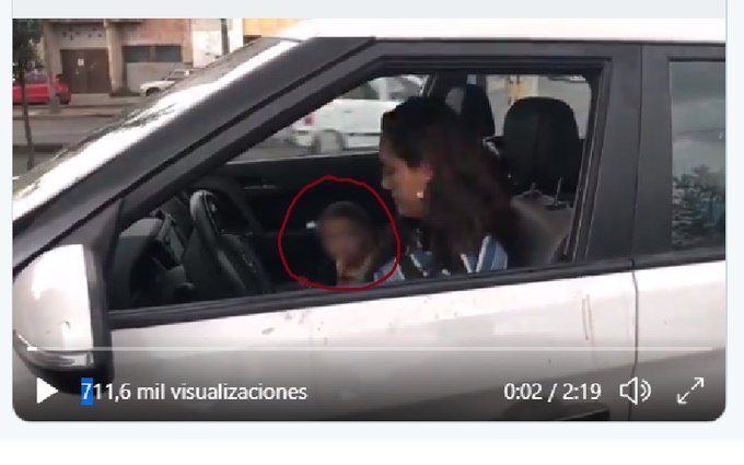 VIDEO: Surge #Lady manoseada, “castigó” a sus tres hijos abandonándolos afuera de un Oxxo