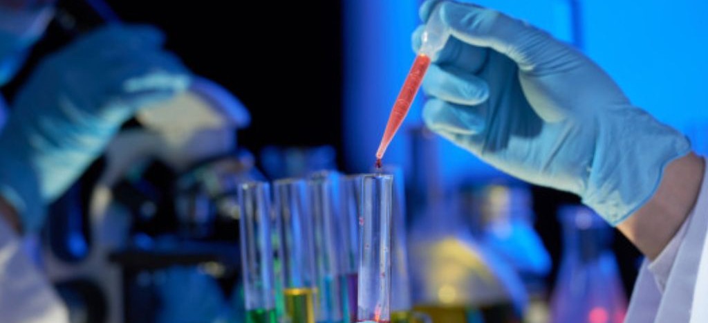 Vacuna contra Covid-19 pasa primera fase de pruebas: Rusia; buscan voluntarios en China para probar prototipo