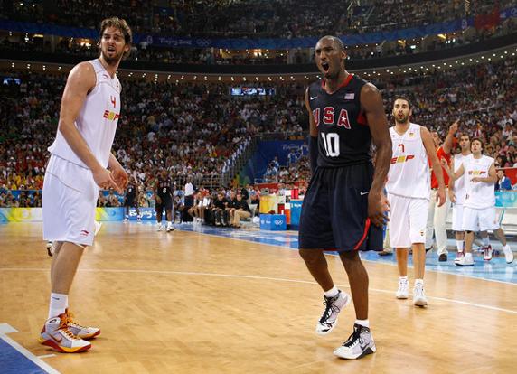 Pau Gasol y Kobe Bryant, grandes protagonistas del duelo.