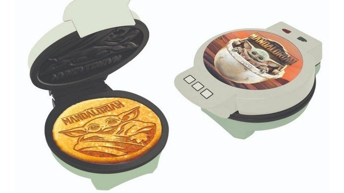 baby-yoda-waffle-maker
