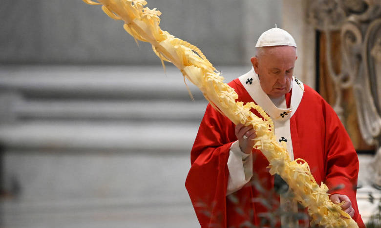 Celebra papa Francisco Domingo de Ramos sin fieles