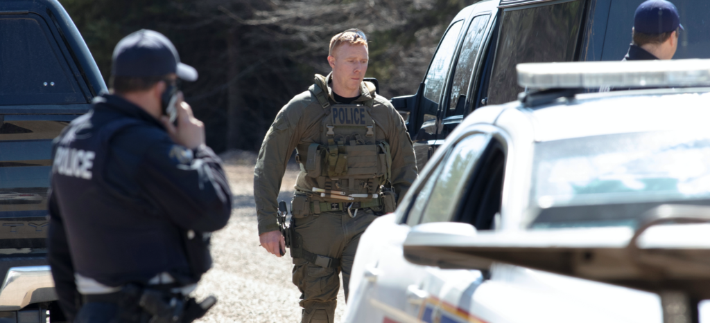 Confirman 16 fallecidos tras tiroteo en Nueva Escocia