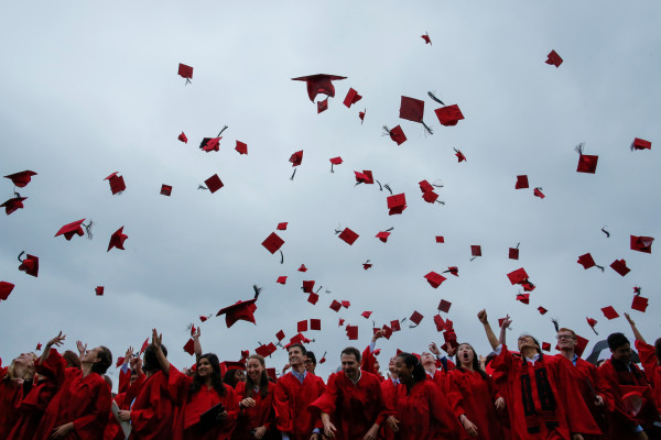 Crunch diario: Facebook organiza una ceremonia virtual de graduación