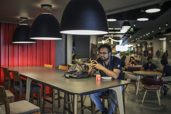 El mercado indio de teléfonos inteligentes creció un 4% en el primer trimestre, pero se prevé que disminuya un 10% este año