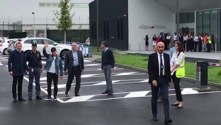 Alexis llega a Milán, donde jugará cedido en el Inter