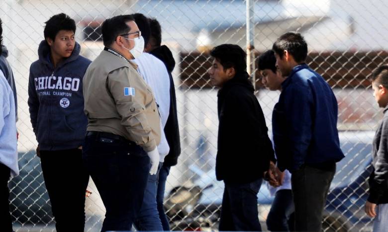 Gobierno de Guatemala dice que muchos migrantes deportados desde EU tenían Covid-19
