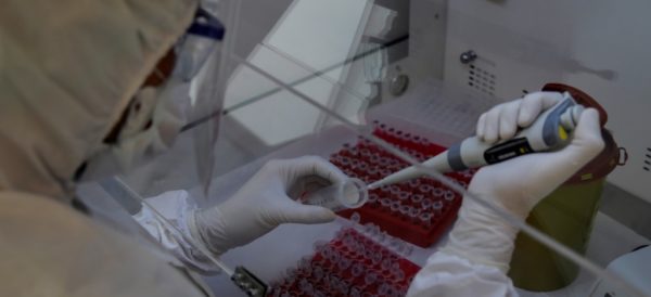 Hay tres vacunas contra el Covid-19 en ensayo clínico: OMS