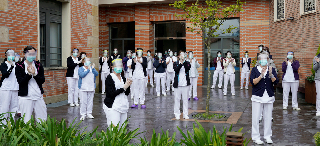 Héroes, trabajadores de la salud que combaten pandemia: OMS