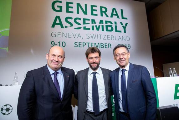 Òscar Grau y Josep Maria Bartomeu flanquean a Andrea Agnelli, presidente de la ECA y la Juventus