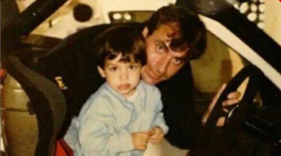 Carlos Sainz con el pequeño Carlos, hoy piloto de F1