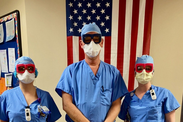 La empresa de gafas impresas en 3D Fitz fabrica gafas protectoras personalizadas para trabajadores de la salud