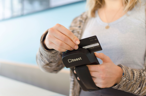 La plataforma de gestión de restaurantes Toast reduce el 50% del personal