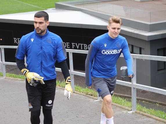 Entrenamiento de la Real Sociedad Moya y Odegaard