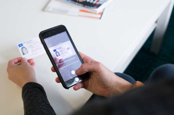 Onfido, la plataforma de verificación de identidad basada en AI, recauda $ 100 millones liderados por TPG