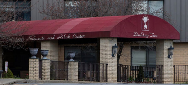 Tras denuncia anónima, hallan 17 cuerpos en hogar de adultos mayores en Nueva Jersey