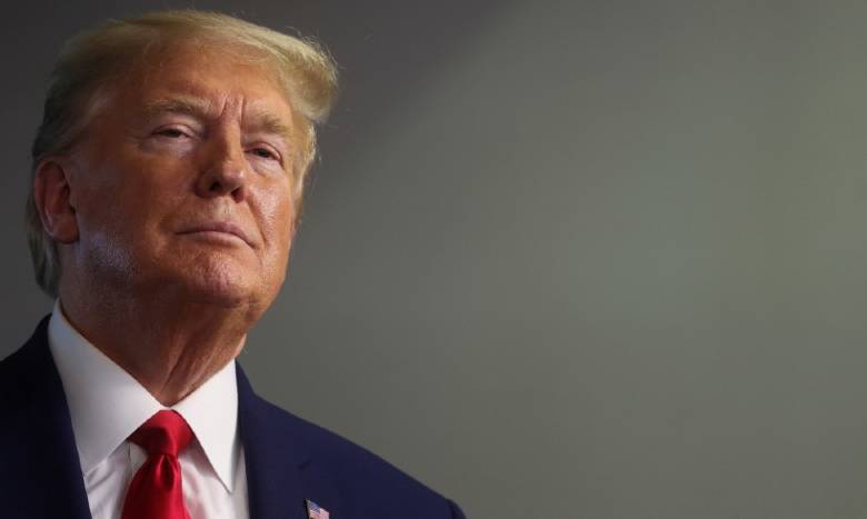 Trump planea comprar 75 millones de barriles de petróleo tras caída de precios