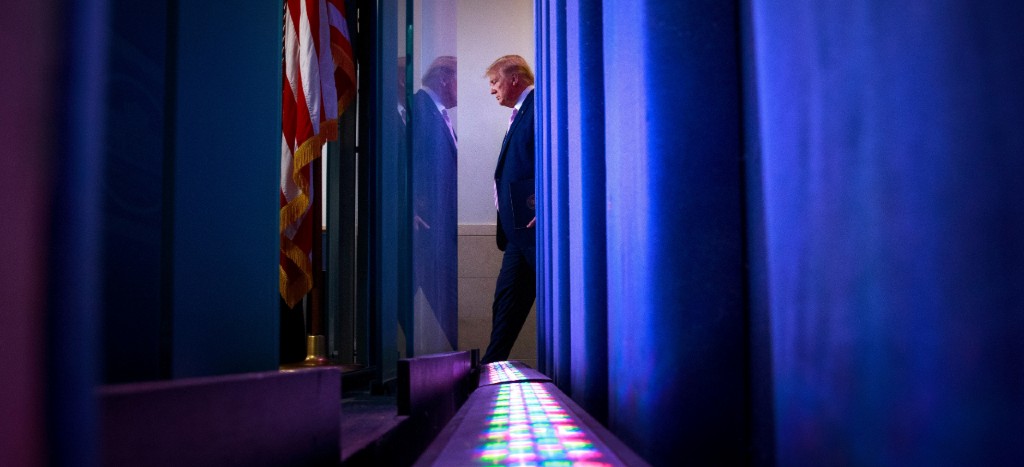 Trump se resiste en declarar orden nacional de quedarse en casa