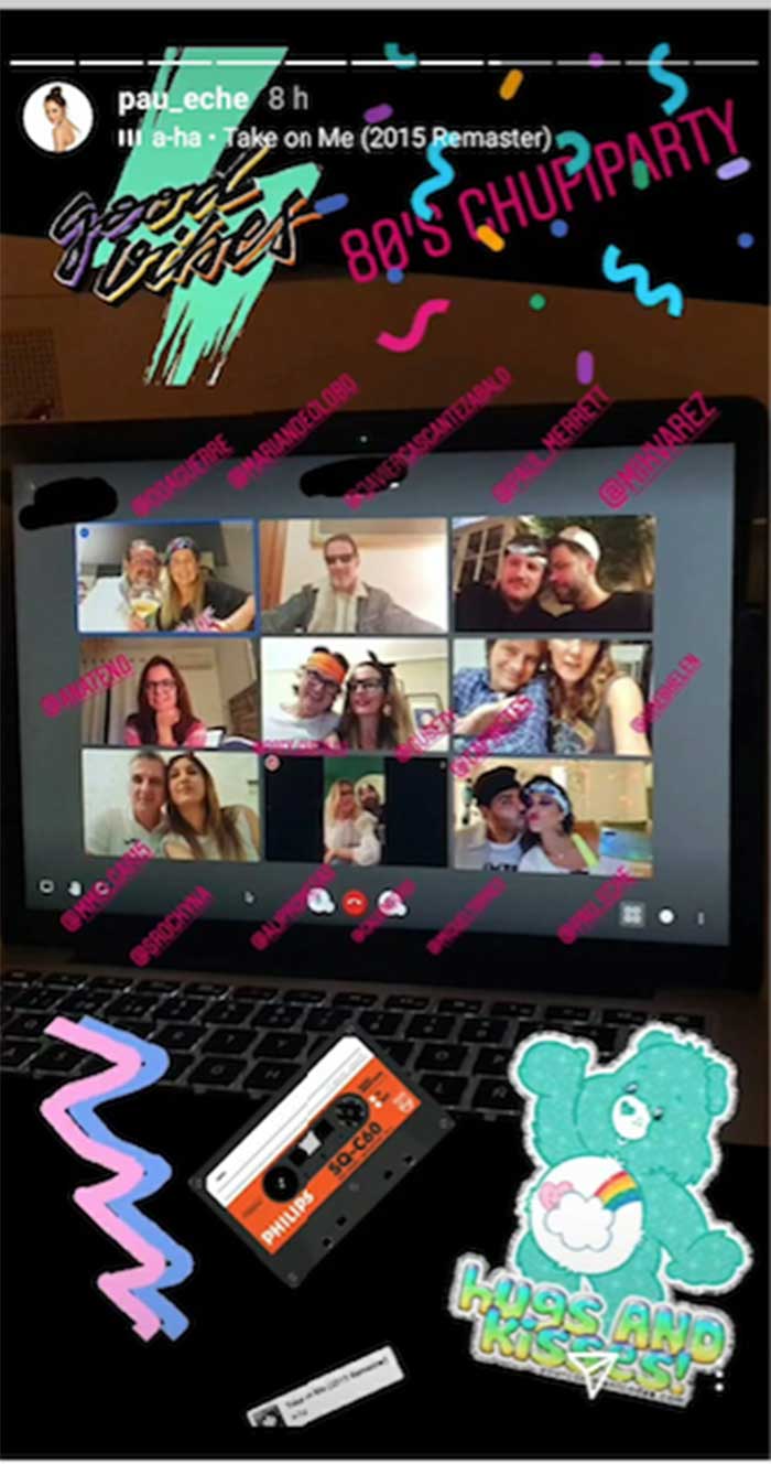 Todos los amigos de Paula y Miguel acudieron al encuentro con sus particulares disfraces / Instagram