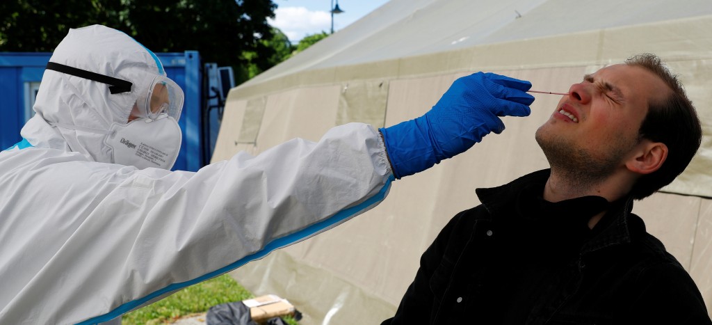 Casos de Covid-19 en el mundo superan los 3,5 millones, pero la tasa de contagios se frena