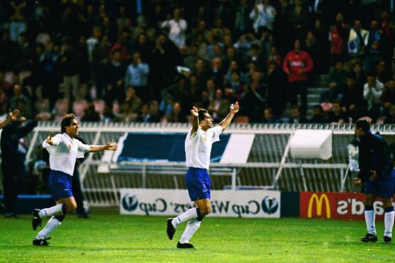 Juan Eduardo Esnaider anotó el primer tanto.