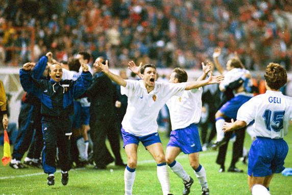 Explosión final de júbilo de la plantilla del Real Zaragoza.