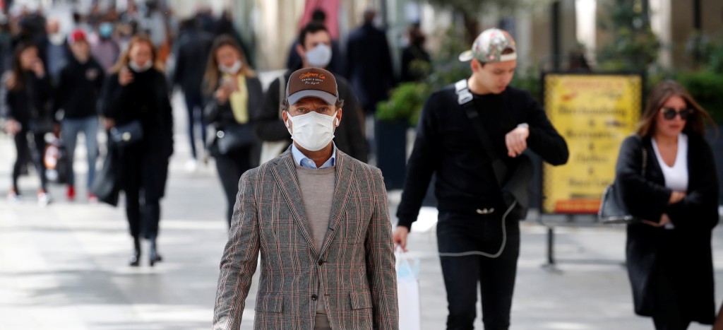 Con reapertura parcial, Francia pone fin a casi dos meses de confinamiento