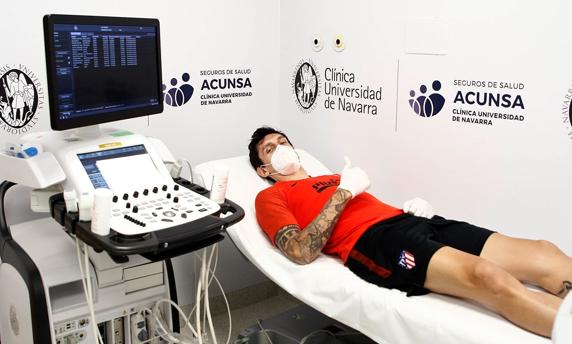 Savic, en la camilla