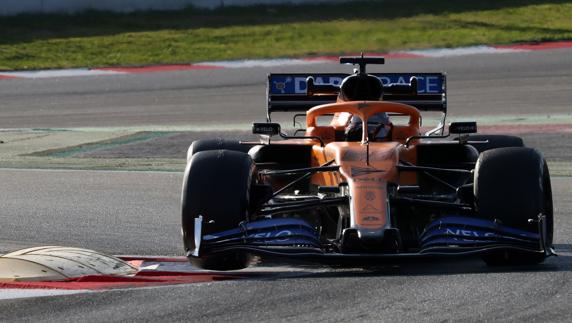 Carlos Sainz, con su McLaren en los pasados test de F1 en Barcelona