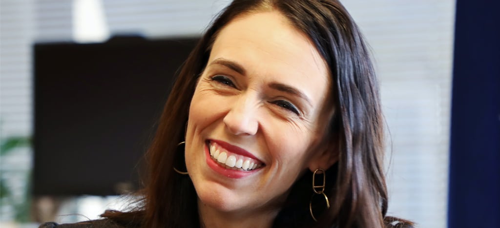 Primera ministra de Nueva Zelanda sugiere una semana laboral de cuatro días para reactivar la economía