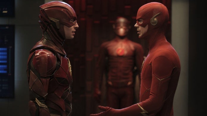 crisis en tierras infinitas ezra miller el flash