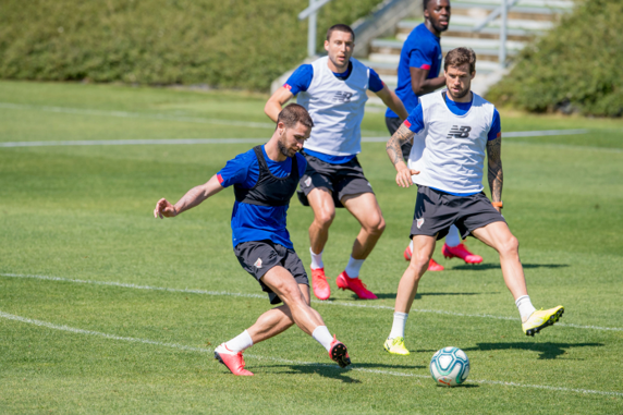Yeray toca el balón