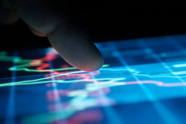 A medida que las aplicaciones de inversión crecen, Public duplica su enfoque social