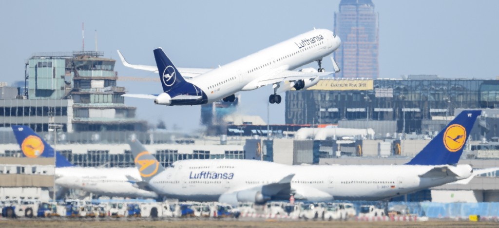 Aerolíneas internacionales respaldan mascarillas como medida ante virus