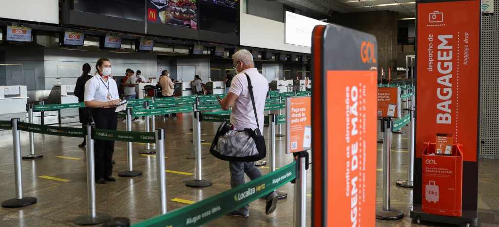 Brasil amplía 30 días la prohibición de entrada de extranjeros al país