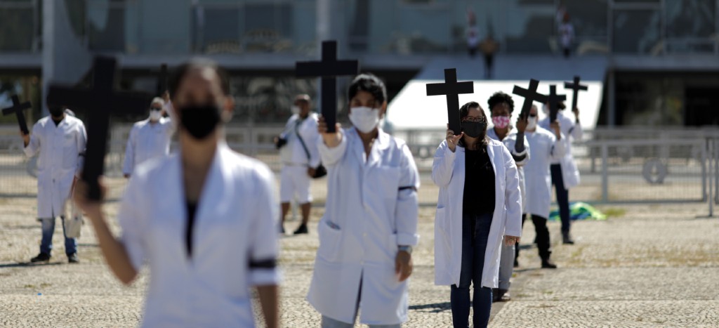 Brasil rebasa a Francia como el sexto país más afectado por Covid-19