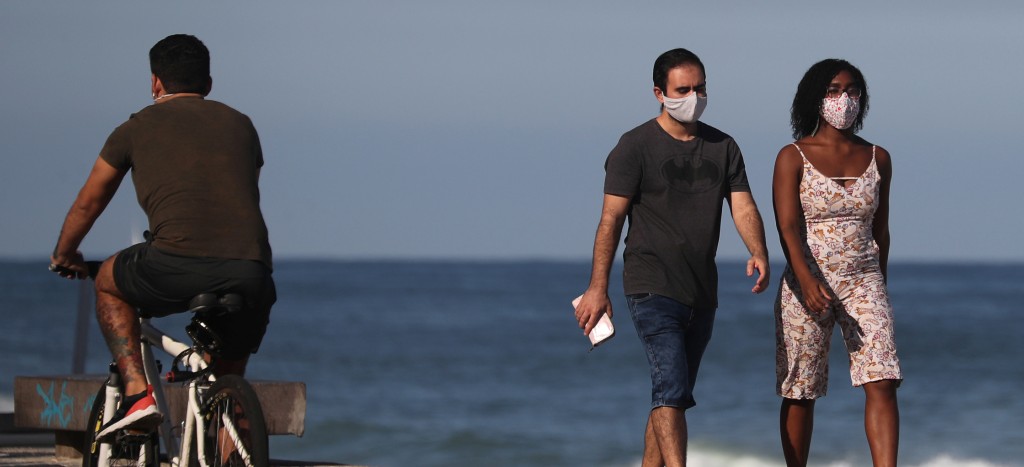 Brasil se acerca a 375 mil casos de Covid-19, pero Sao Paulo baja medidas