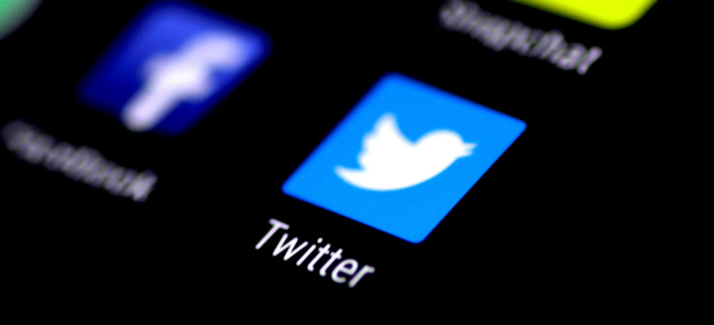 Critica AMLO a políticos que usan Twitter y Facebook para desinformar o calumniar