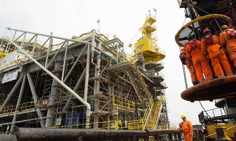 Descarta CEO de Chevron salir de Venezuela tras prohibición de EU