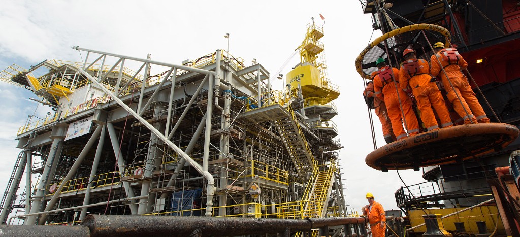 Descarta CEO de Chevron salir de Venezuela tras prohibición de EU