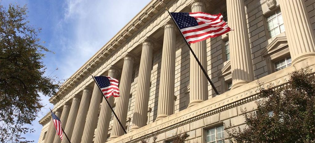 EU agrega a lista negra económica a 33 compañías e instituciones chinas