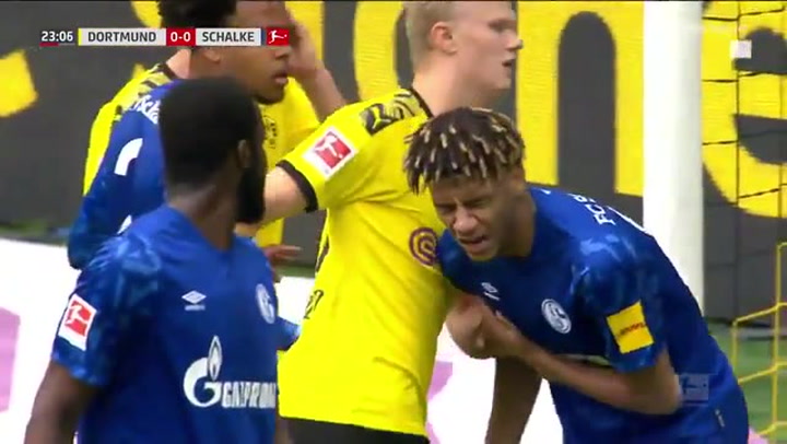 Pique entre Todibo y Haaland