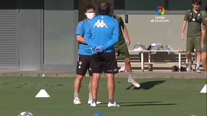 El Betis ha entrenado en dos grupos El Betis ha entrenado en dos grupos