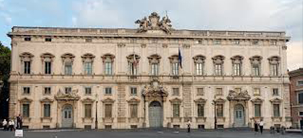 En Italia, jueces y editores obtienen millonarias ganancias con exámenes de aspirantes a abogados; ONU pide explicación