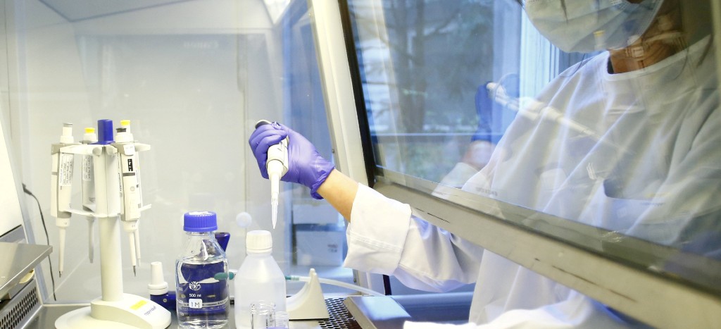 En escenario ‘optimista’, vacuna vs. virus podría aprobarse en 2021: agencia de UE